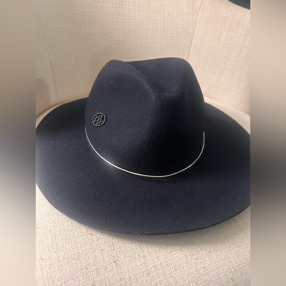 Angela & William  Black Women's Fedora Hat OS
